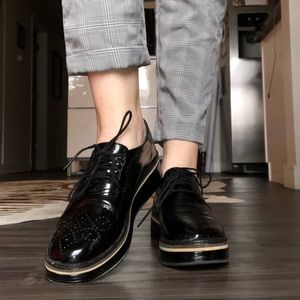Black patent leather platform oxford shoes